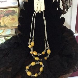 Necklace, bracelet and earring set